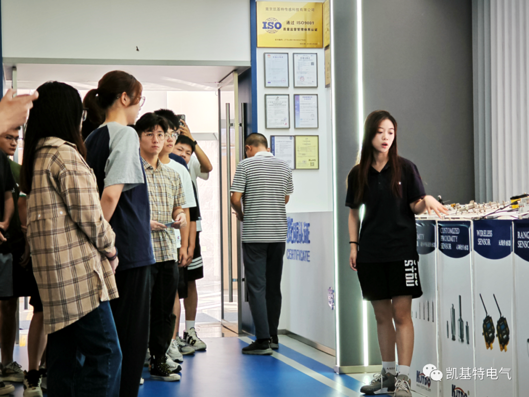 pexels-yan-krukov-8613089.jpg 圖片