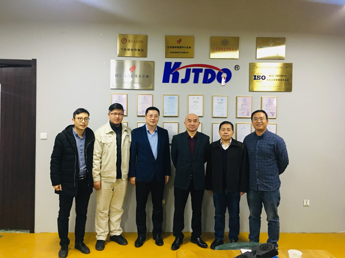 193ef82e12817e30f3374e0ad52a6b72 193ef82e12817e30f3374e0ad52a6b72